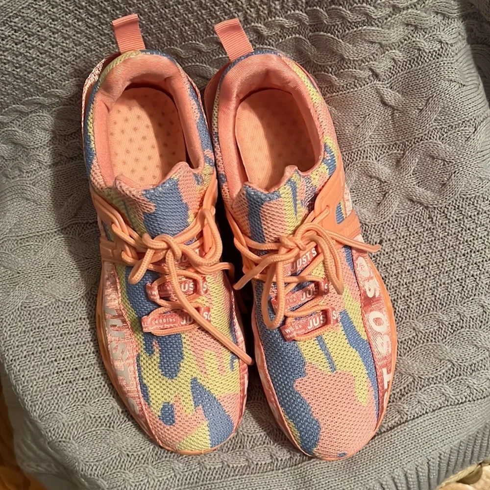 JUST SO SO Sneakers👟👟 - Picture 3 of 6